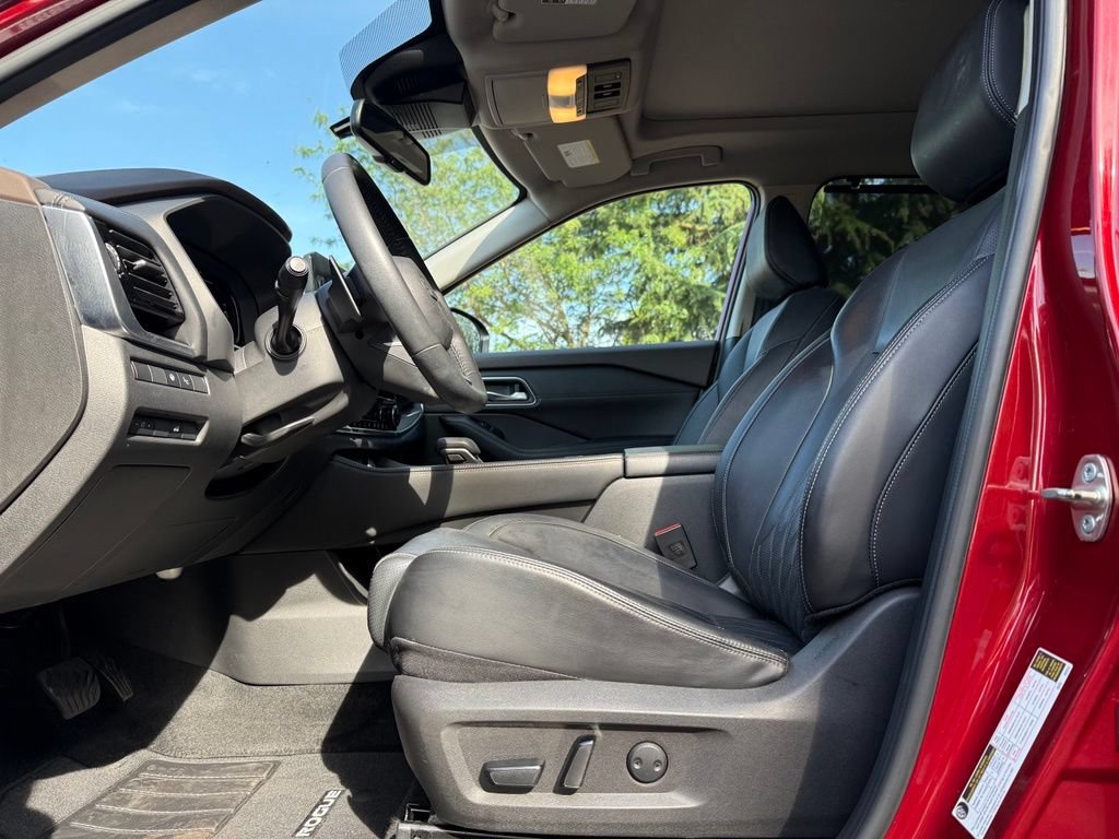 Used 2021 Nissan Rogue Platinum AWD/4WD image 12