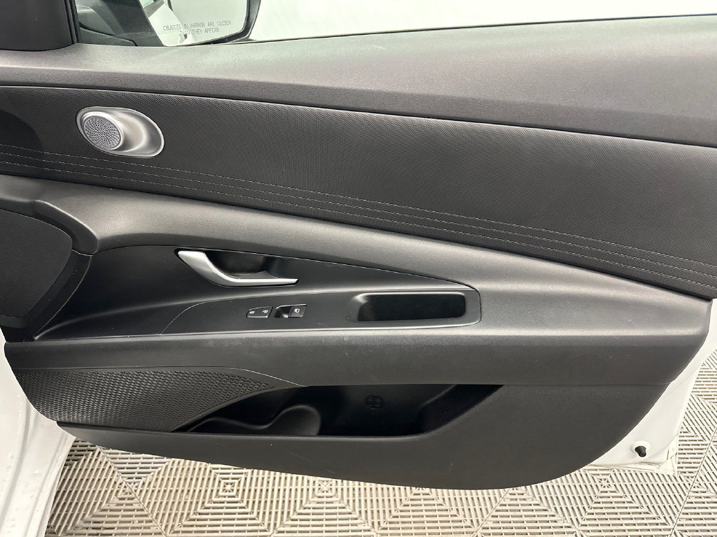 Used 2021 Hyundai Elantra SEL FWD image 12