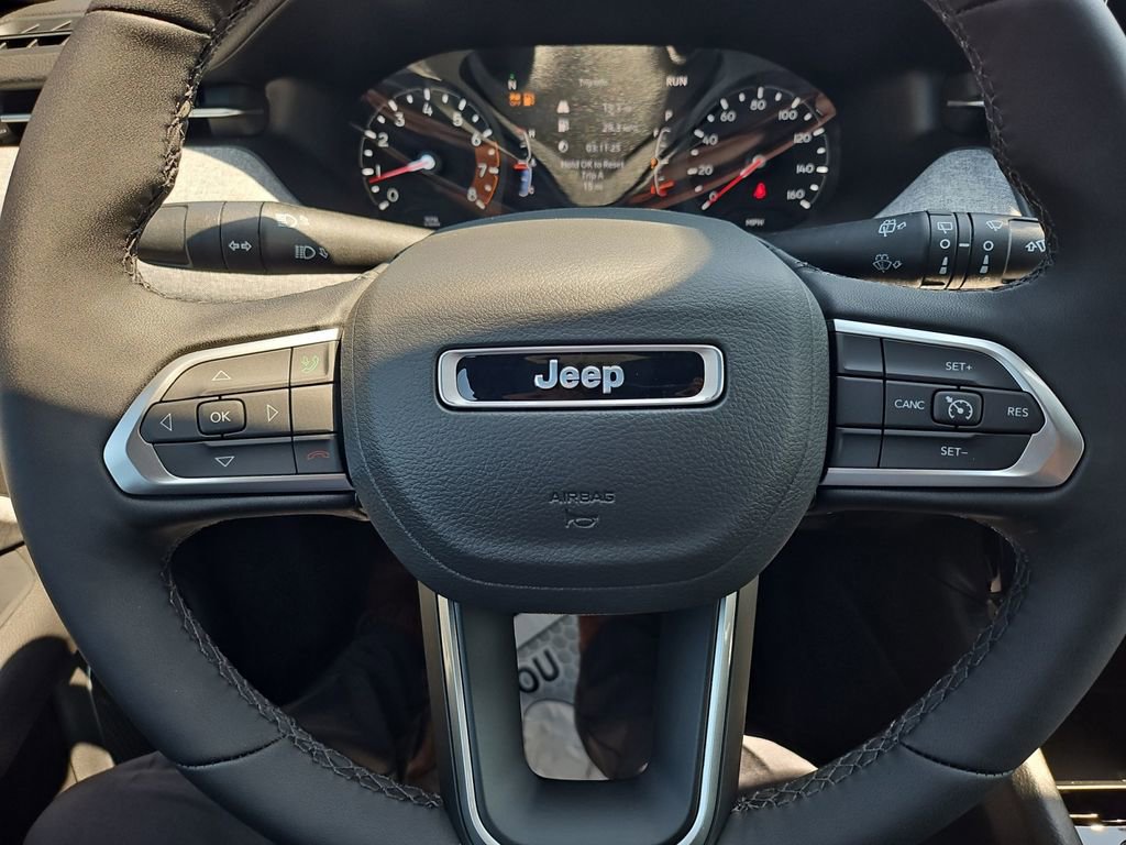 New 2025 Jeep Compass Latitude image 23
