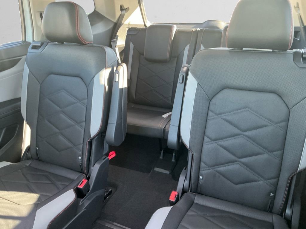 New 2026 Volkswagen Atlas Peak Edition image 13