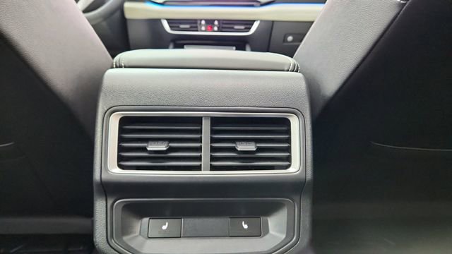 Used 2025 Volkswagen Atlas Cross Sport SEL Premium R-Line AWD/4WD image 52