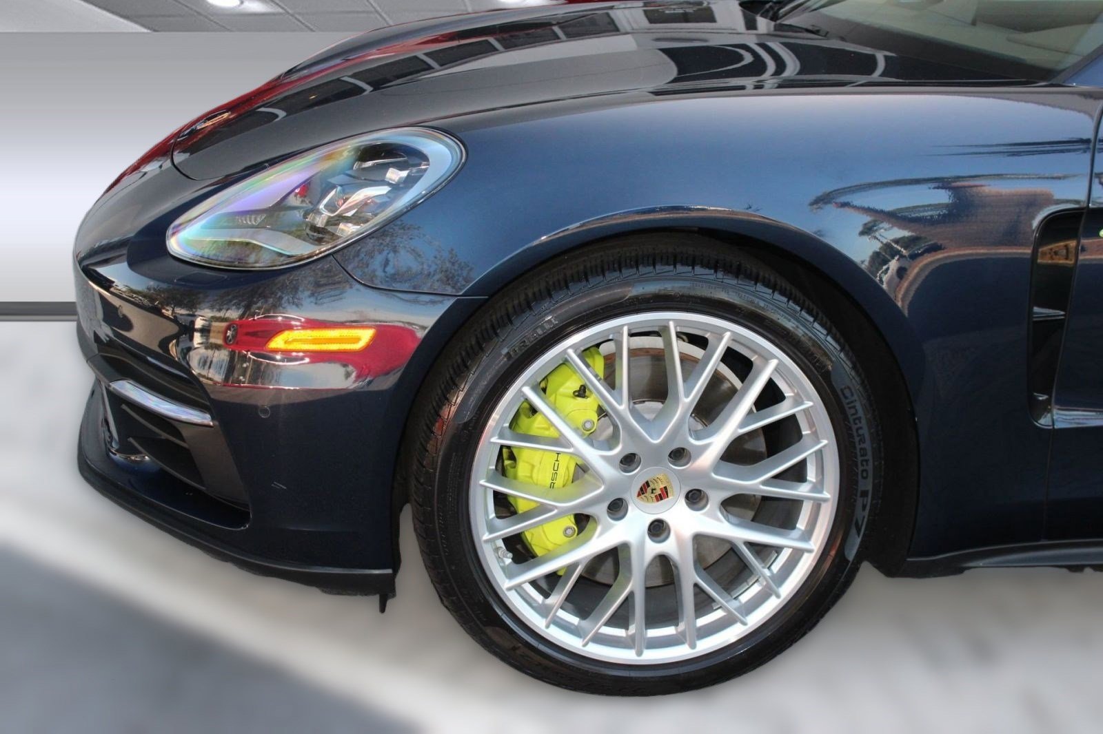 Used 2019 Porsche Panamera 4 image 20