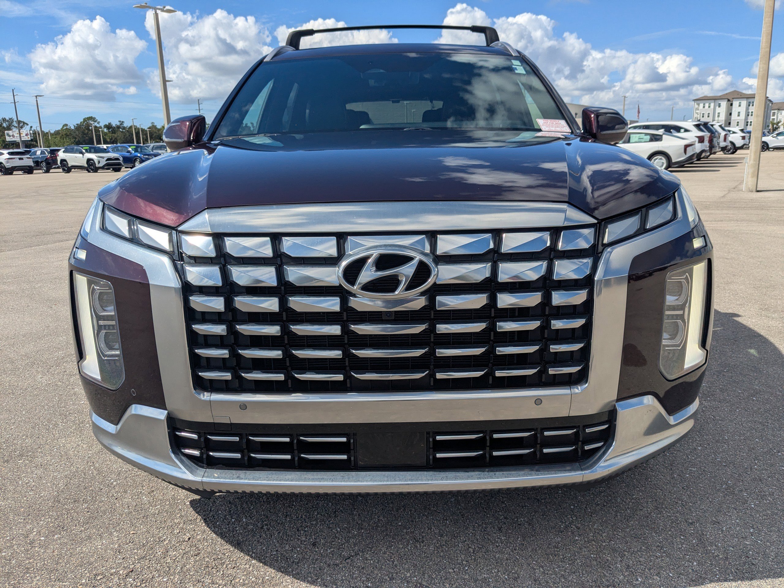 Used 2023 Hyundai Palisade Calligraphy image 3