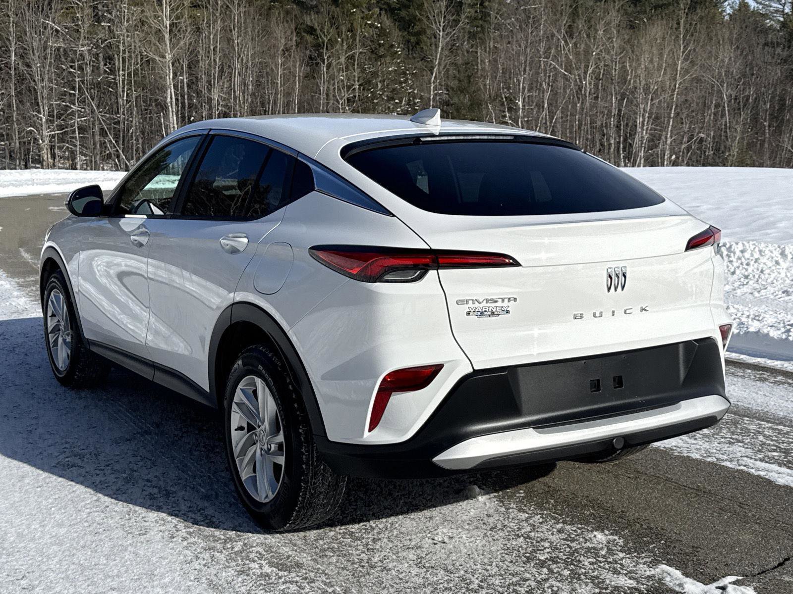 Used 2024 Buick Envista Preferred w/ Advanced Safety Package image 8