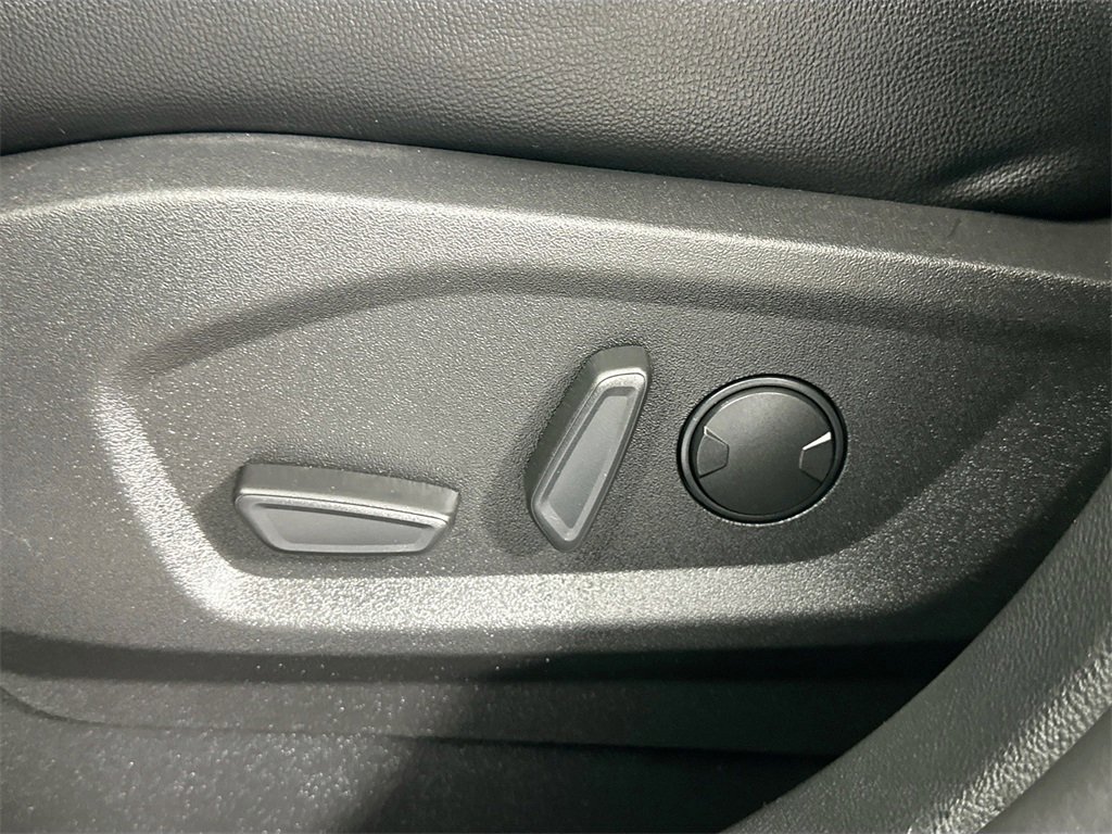 Used 2024 Ford Edge Titanium image 25