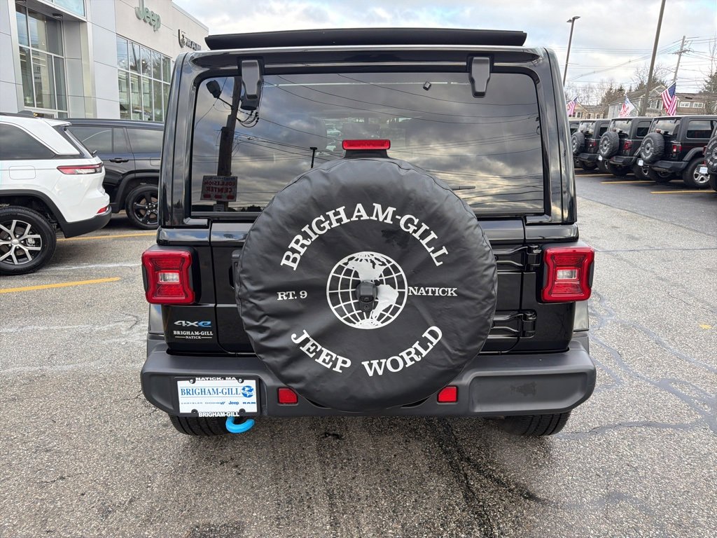 Certified 2022 Jeep Wrangler Unlimited Sahara w/ Cold Weather Group image 15