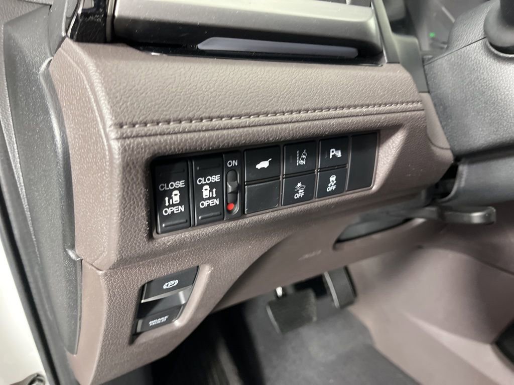 Used 2020 Honda Odyssey Elite image 32