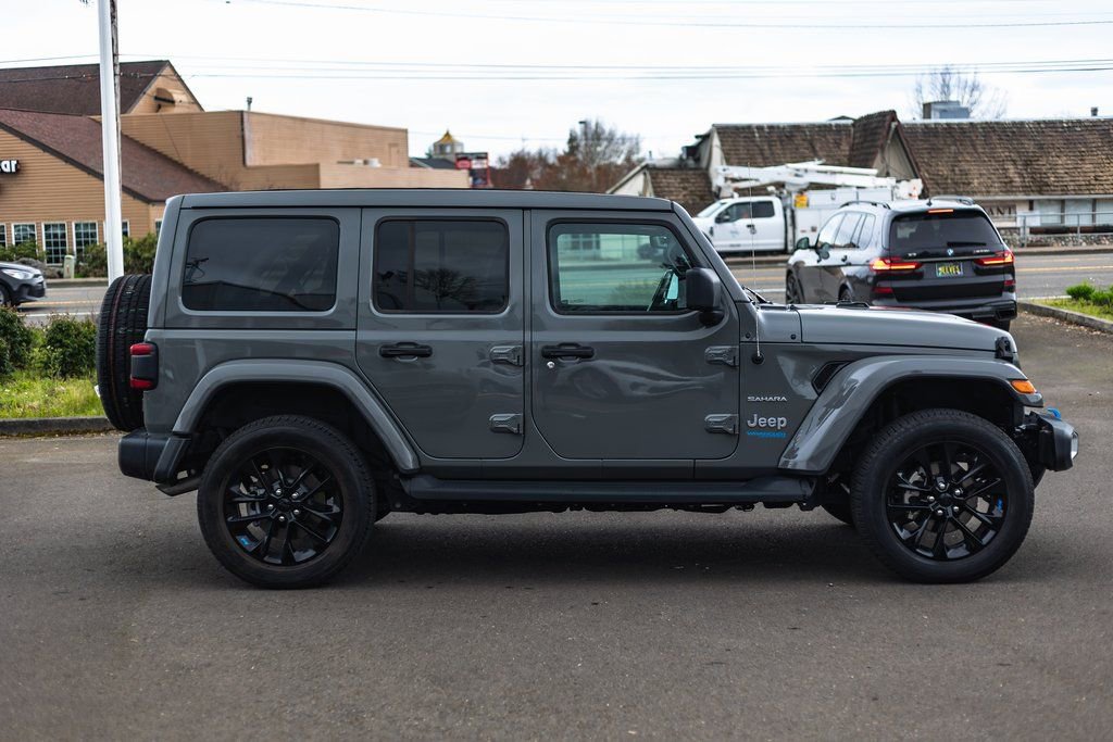 Used 2022 Jeep Wrangler Unlimited Sahara w/ Cold Weather Group image 9