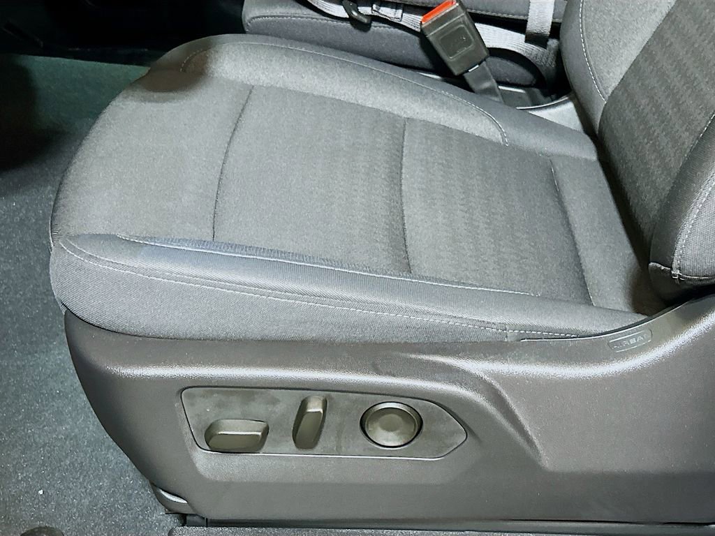 Used 2025 Chevrolet Silverado 1500 Custom RWD image 17