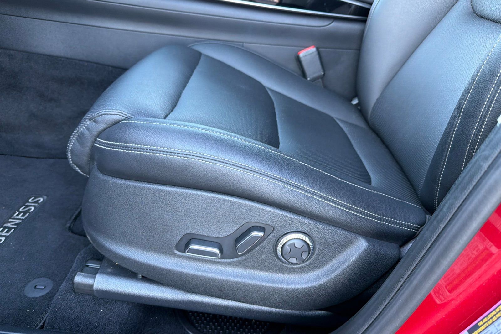 Used 2025 Genesis GV70 2.5T image 15