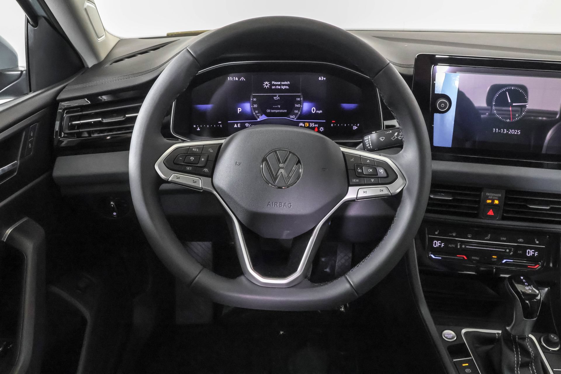Used 2026 Volkswagen Jetta SE FWD image 24