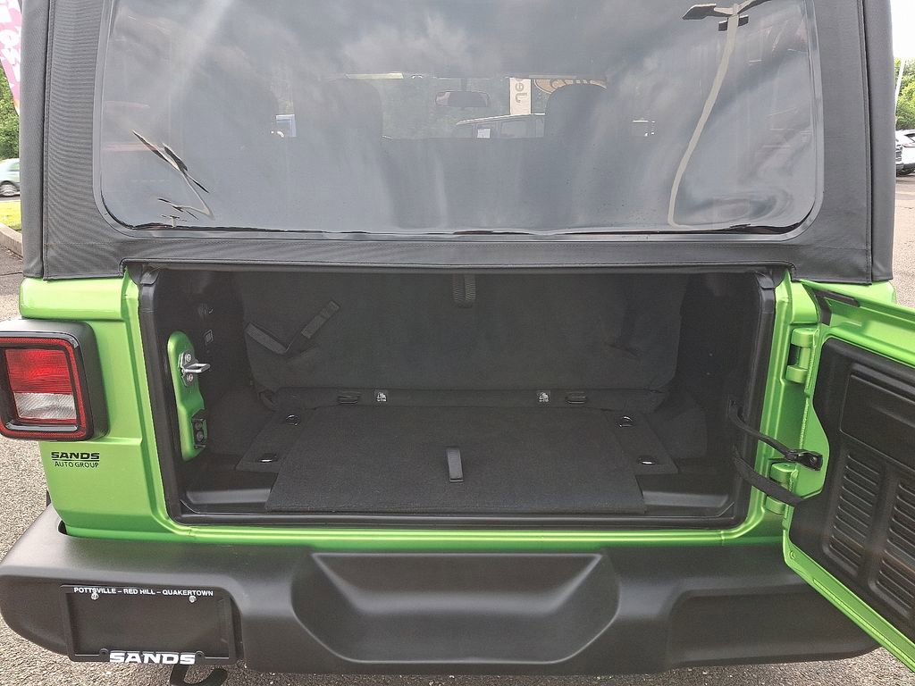 Used 2025 Jeep Wrangler Sport AWD/4WD image 29