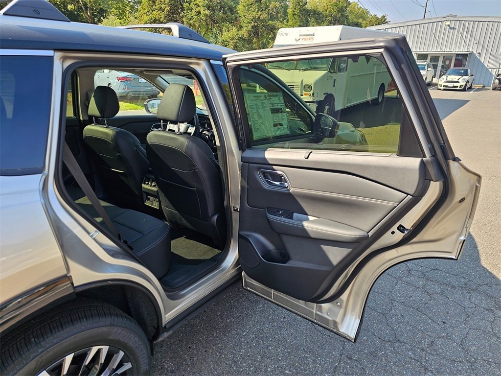 New 2026 Nissan Rogue Platinum image 25