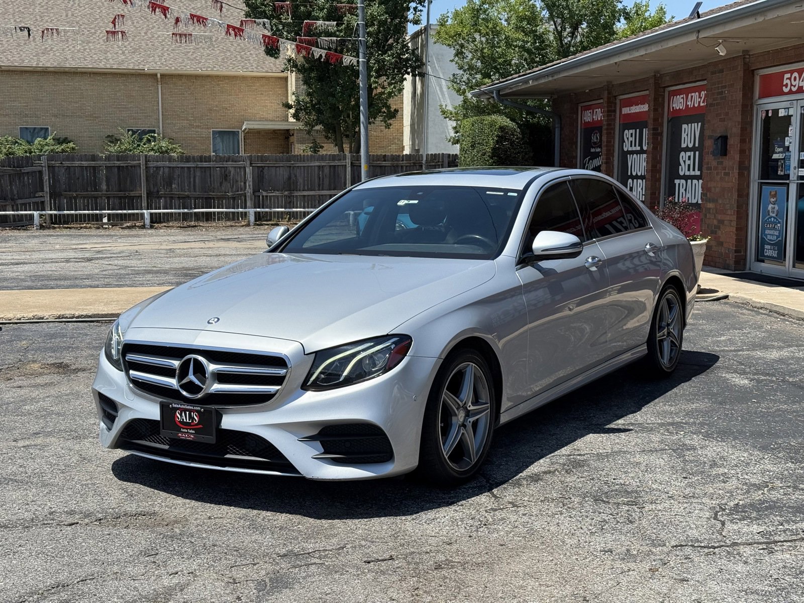 Used 2017 Mercedes-Benz E 300 4MATIC image 3