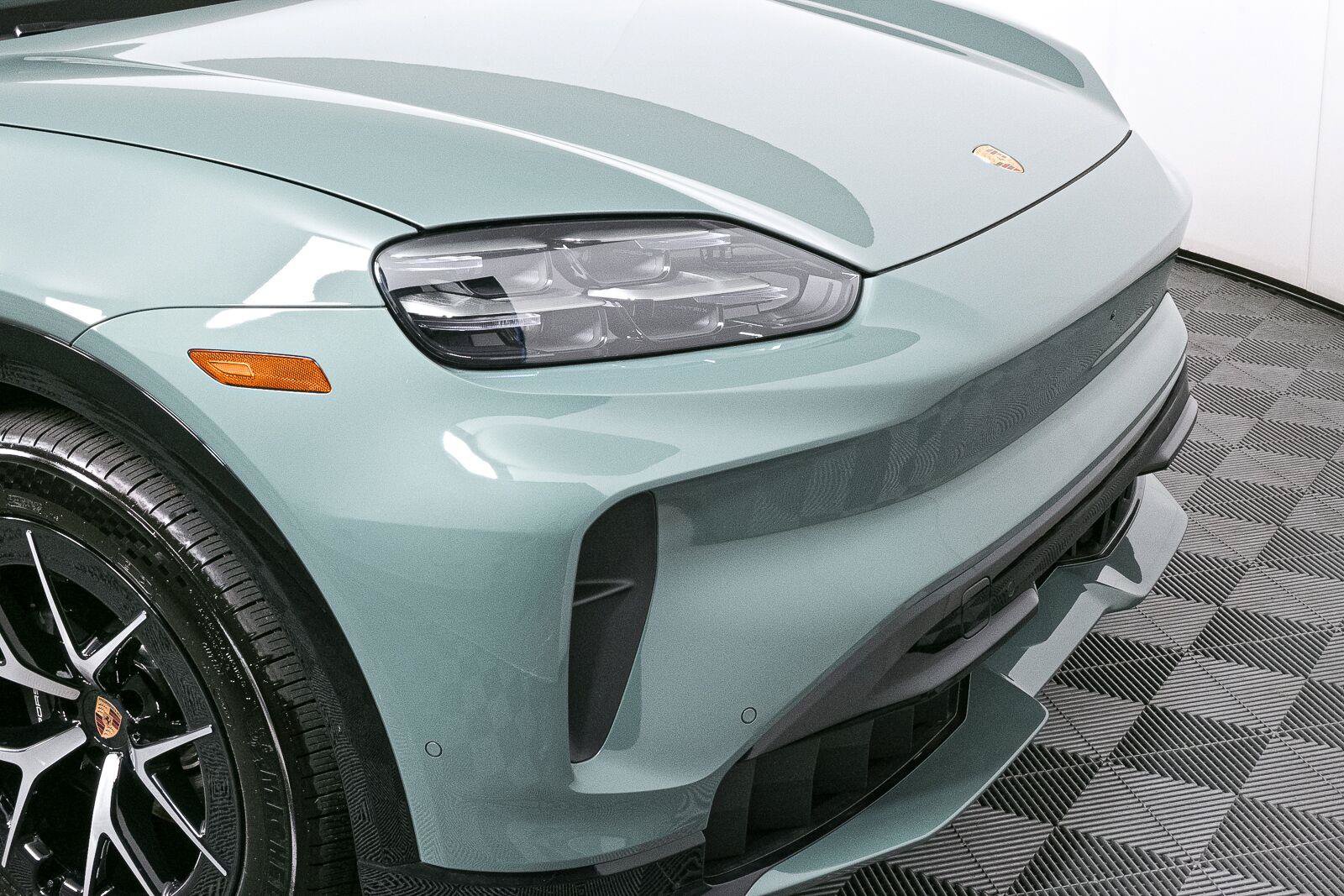 New 2026 Porsche Cayenne Electric AWD/4WD image 38