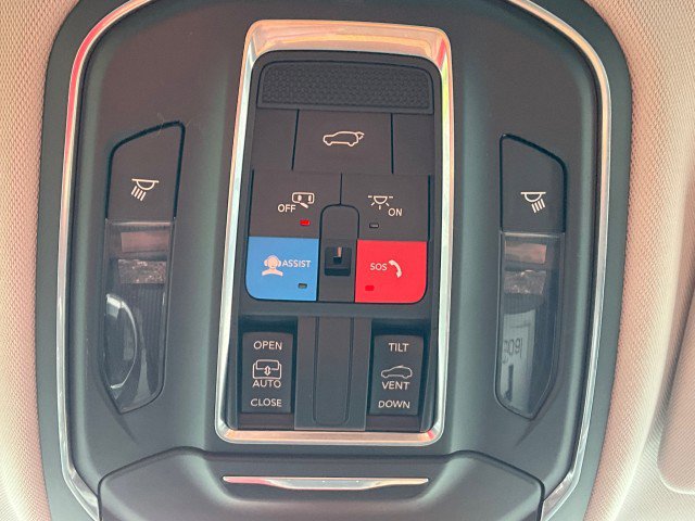 Used 2022 Jeep Grand Cherokee L Laredo w/ Luxury Tech Group I image 18