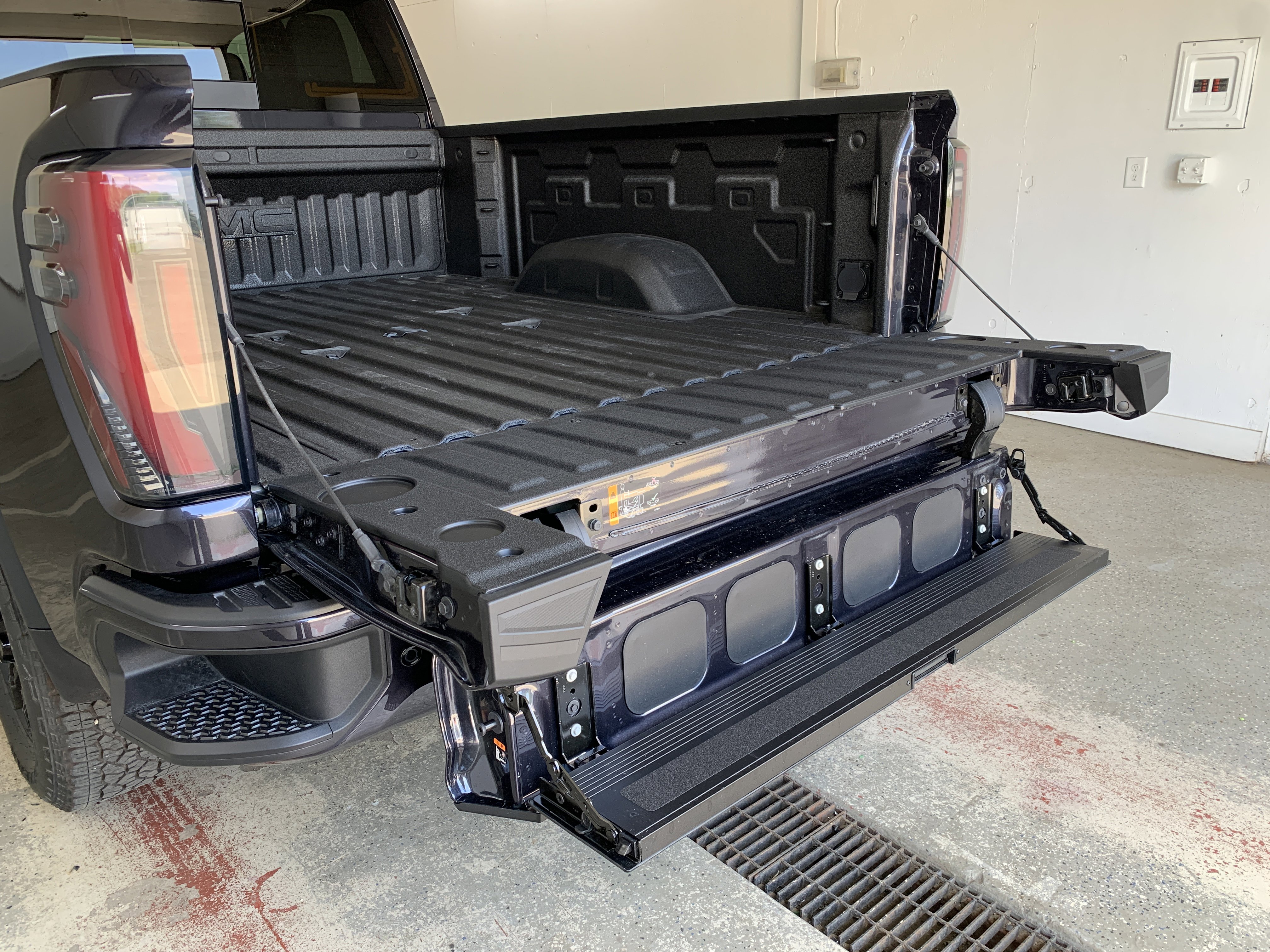 New 2025 GMC Sierra 2500 AT4 w/ AT4 Premium Plus Package image 10