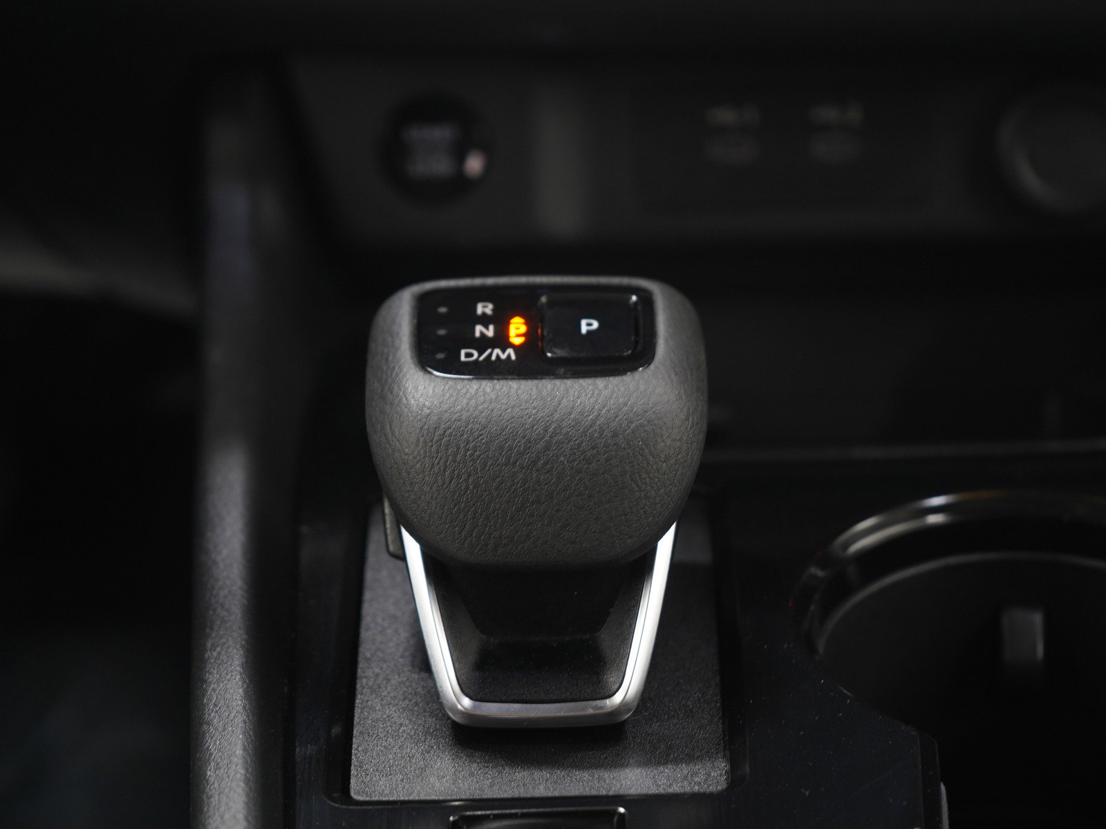 Used 2025 Nissan Rogue SV image 20