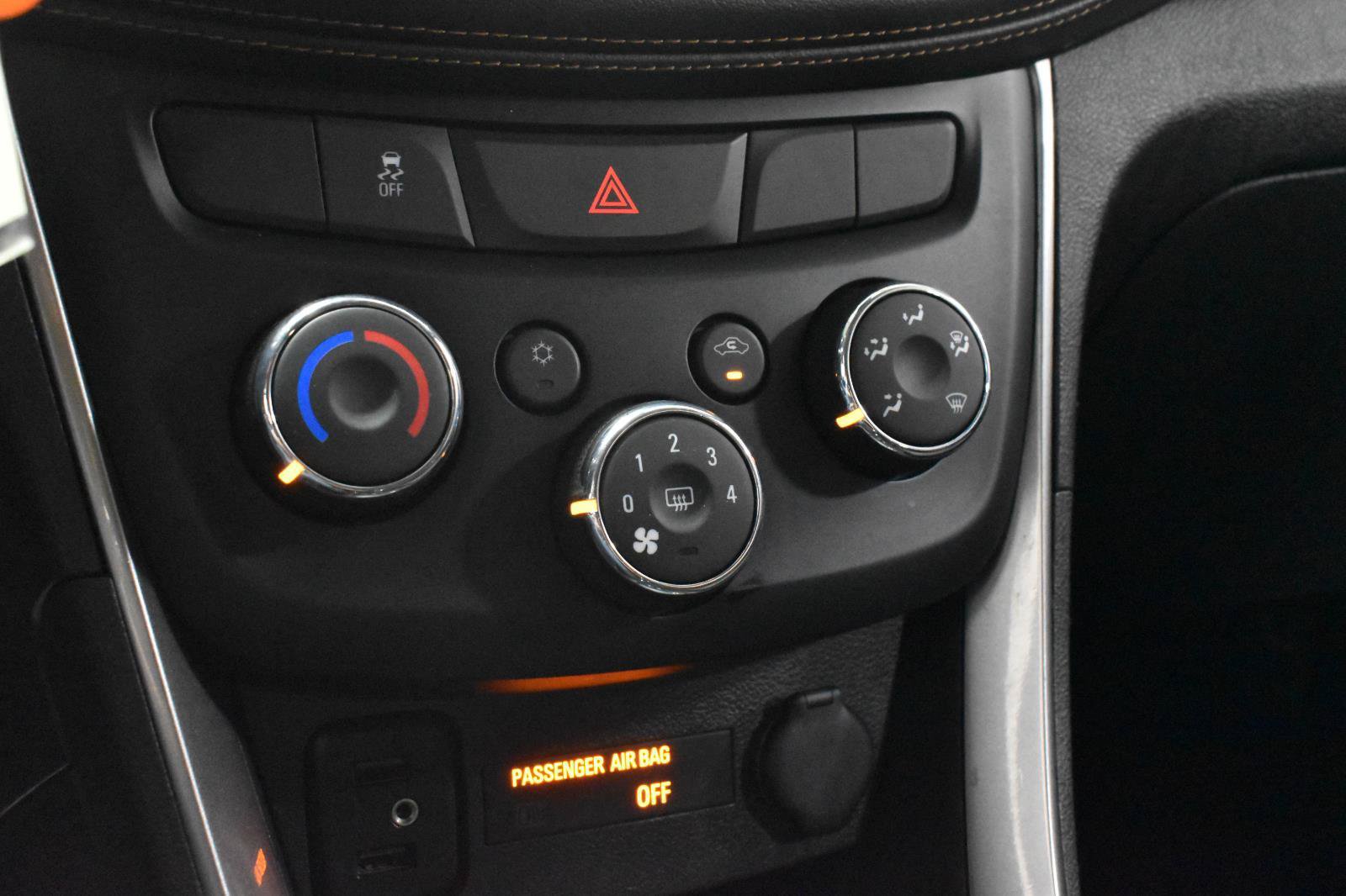Used 2020 Chevrolet Trax LT FWD image 18