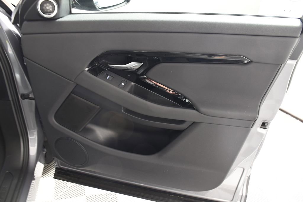 Certified 2026 Land Rover Range Rover Evoque S AWD/4WD image 18