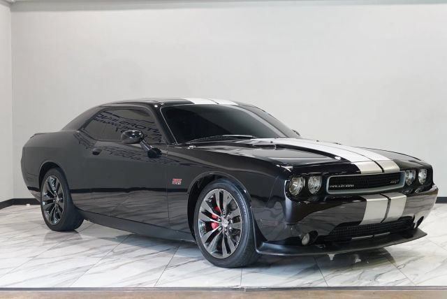 Used 2013 Dodge Challenger SRT8 w/ Harman Kardon Audio Group RWD image 3