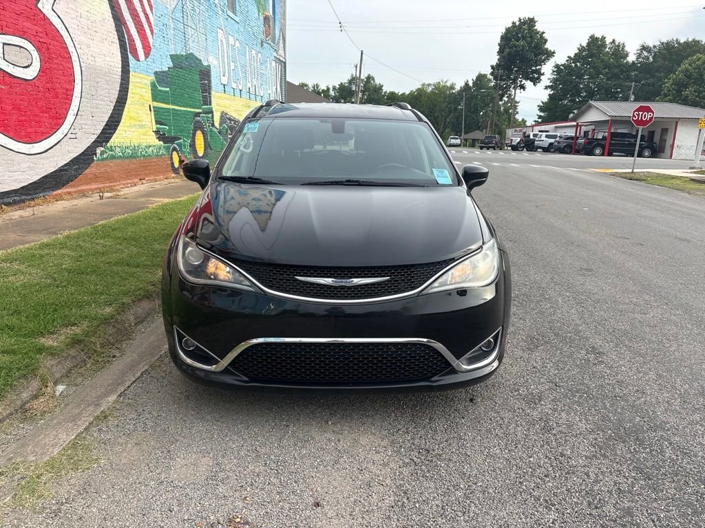 Used 2019 Chrysler Pacifica Touring-L FWD image 11