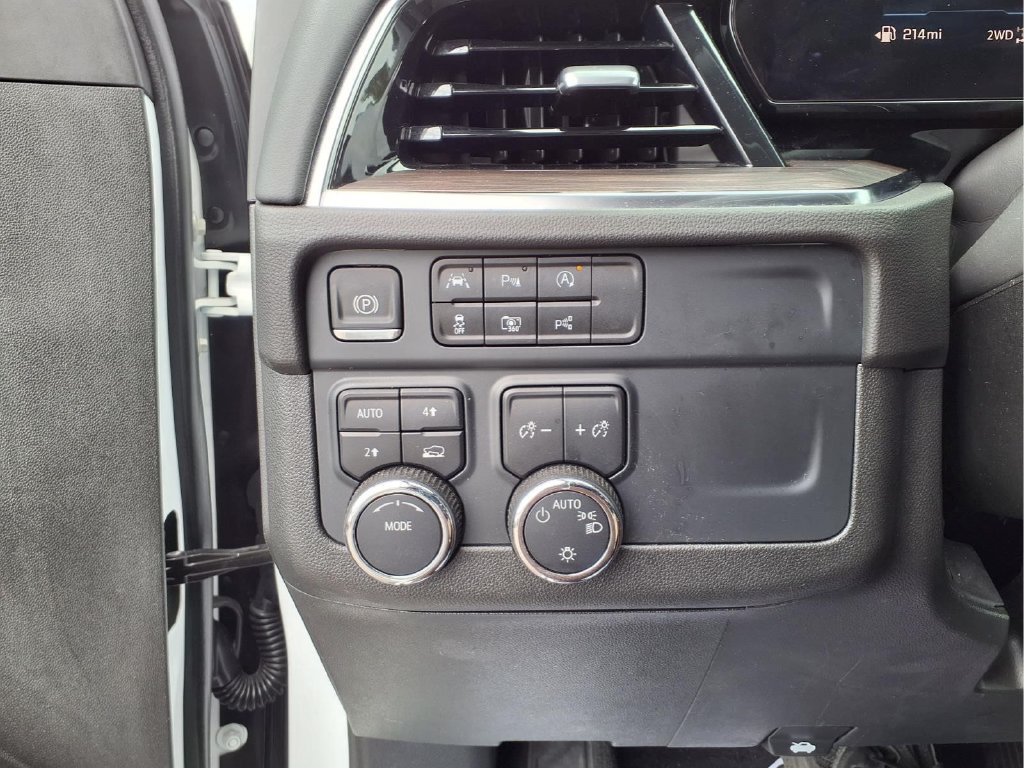 Used 2025 Chevrolet Tahoe LT AWD/4WD image 18