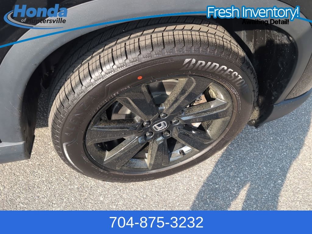 Used 2025 Honda Pilot Black Edition image 9