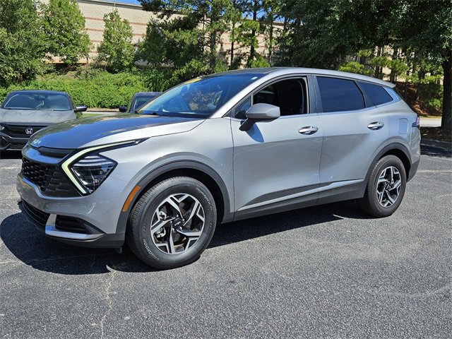 Used 2024 Kia Sportage LX image 3