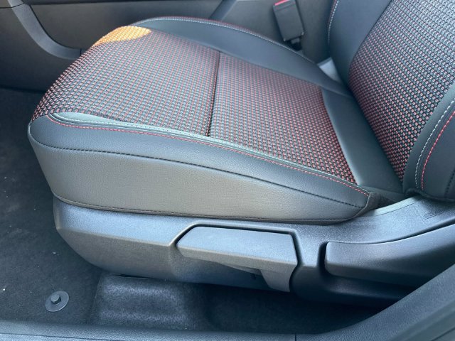 New 2027 Nissan Kicks SR FWD image 19
