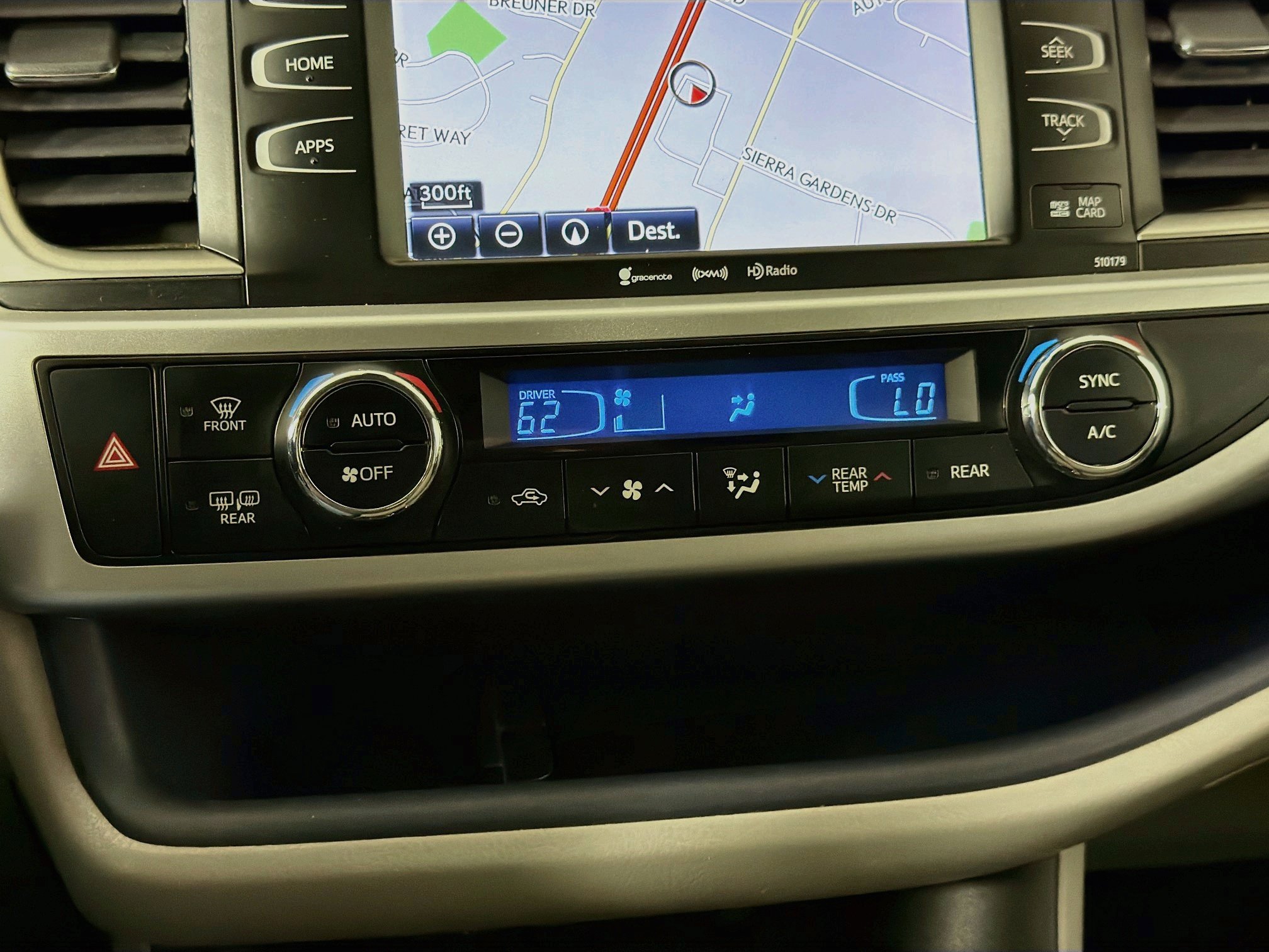 Used 2017 Toyota Highlander XLE w/ Carpet Mat Package AWD/4WD image 24