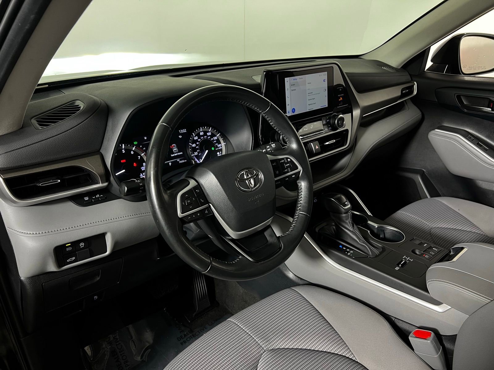 Certified 2023 Toyota Highlander LE image 12