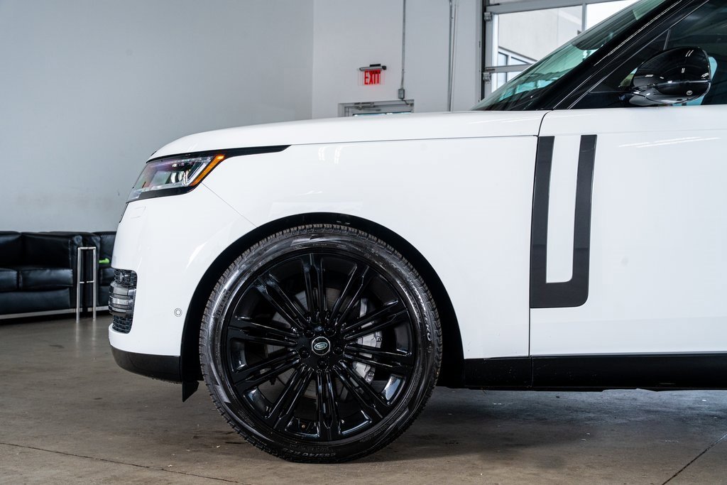 Used 2024 Land Rover Range Rover SE image 9