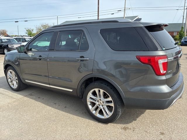 Used 2017 Ford Explorer XLT w/ Equipment Group 202A image 5
