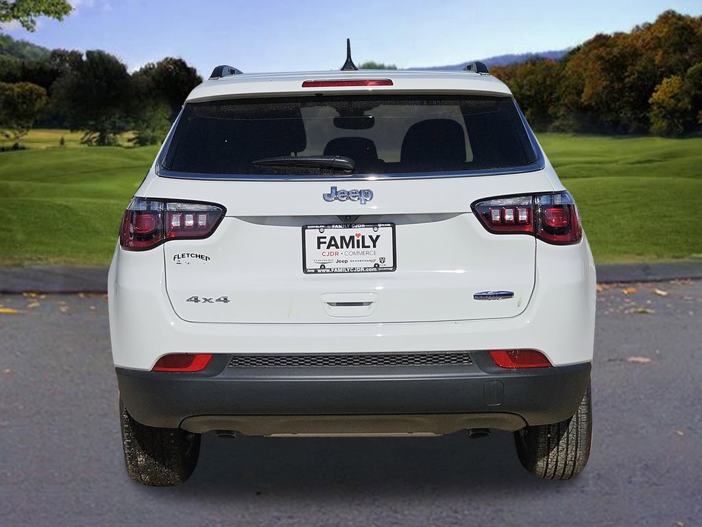 New 2026 Jeep Compass Latitude image 4