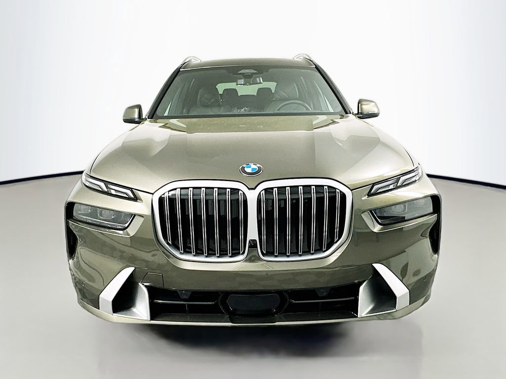Used 2025 BMW X7 xDrive40i w/ Premium Package image 2