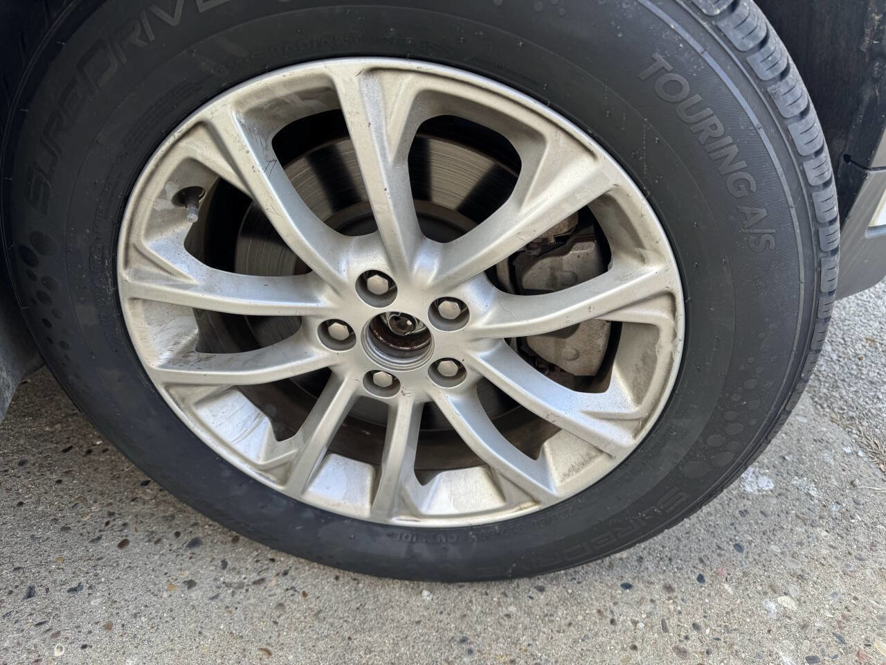 Used 2019 Jeep Cherokee Latitude w/ Cold Weather Group image 19