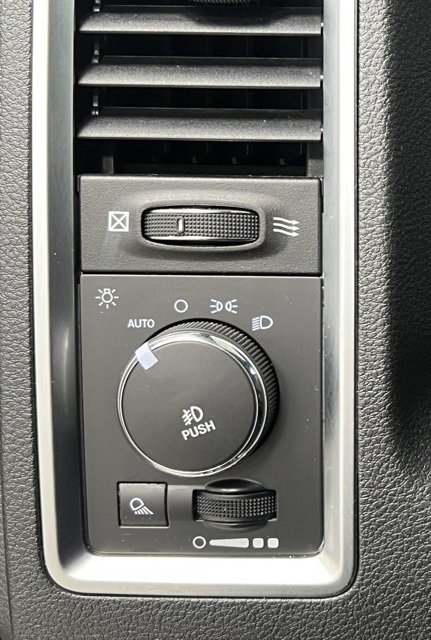 Used 2016 RAM 1500 Limited image 28