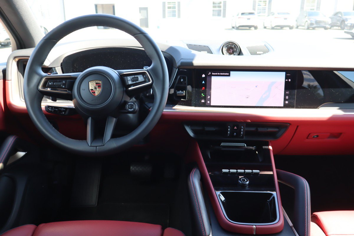 Used 2025 Porsche Cayenne E-Hybrid AWD/4WD image 12