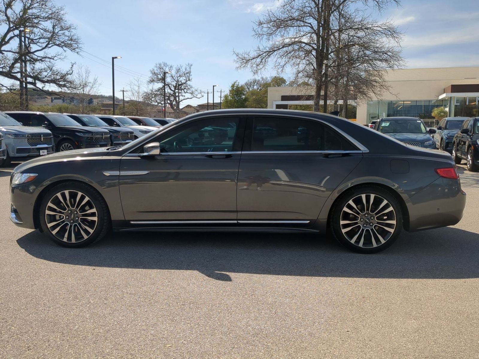 Used 2018 Lincoln Continental Reserve image 6