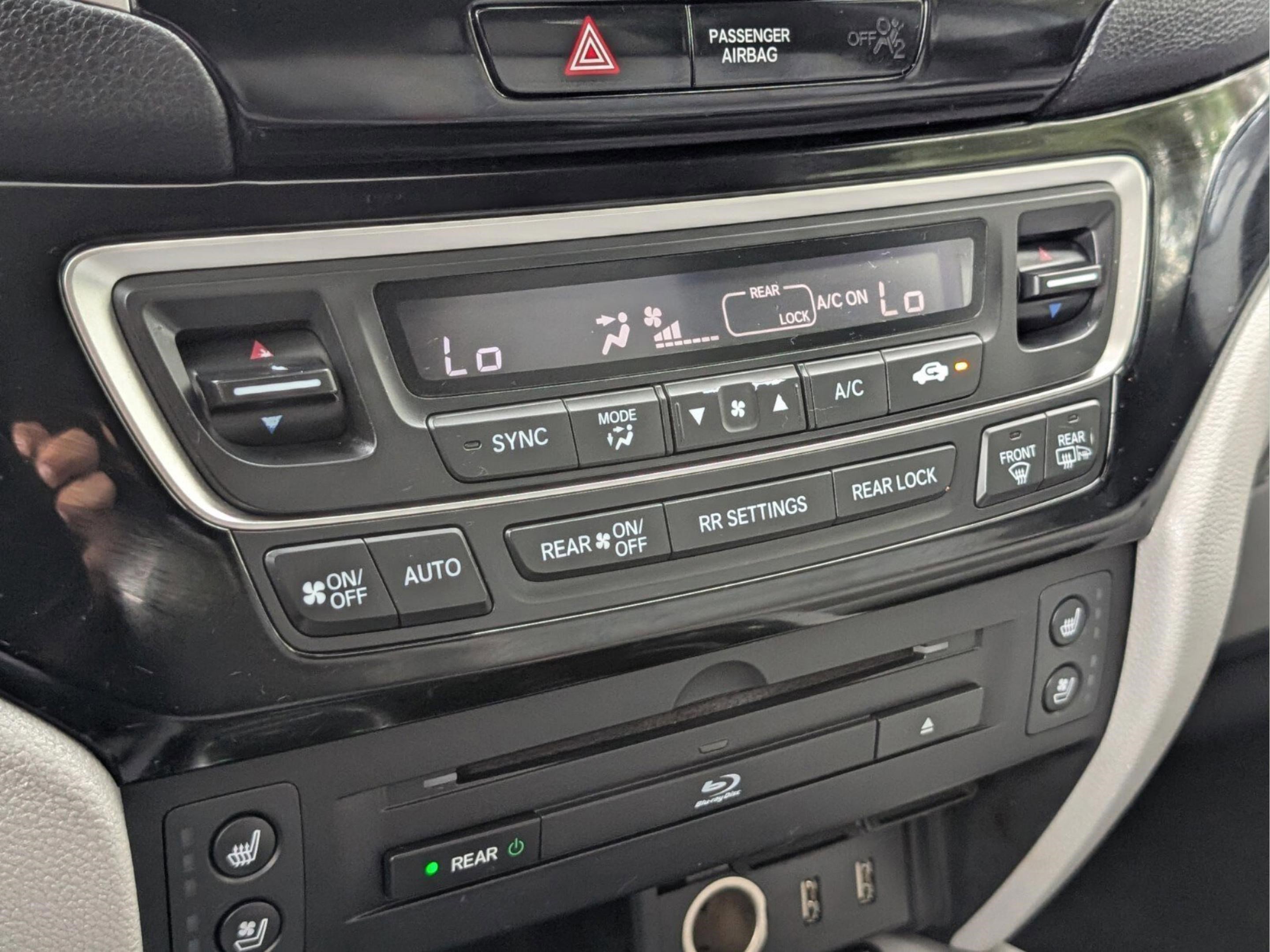 Used 2018 Honda Pilot Elite image 37