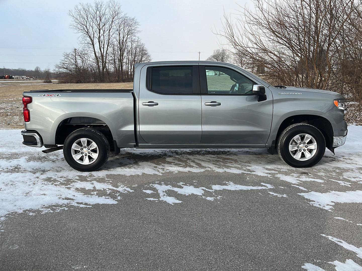 Used 2025 Chevrolet Silverado 1500 LT AWD/4WD image 6