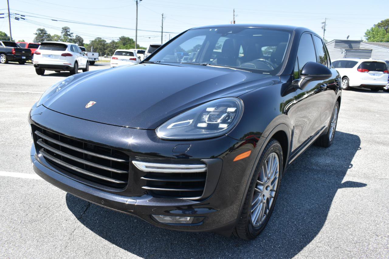 Used 2015 Porsche Cayenne Turbo AWD/4WD image 2