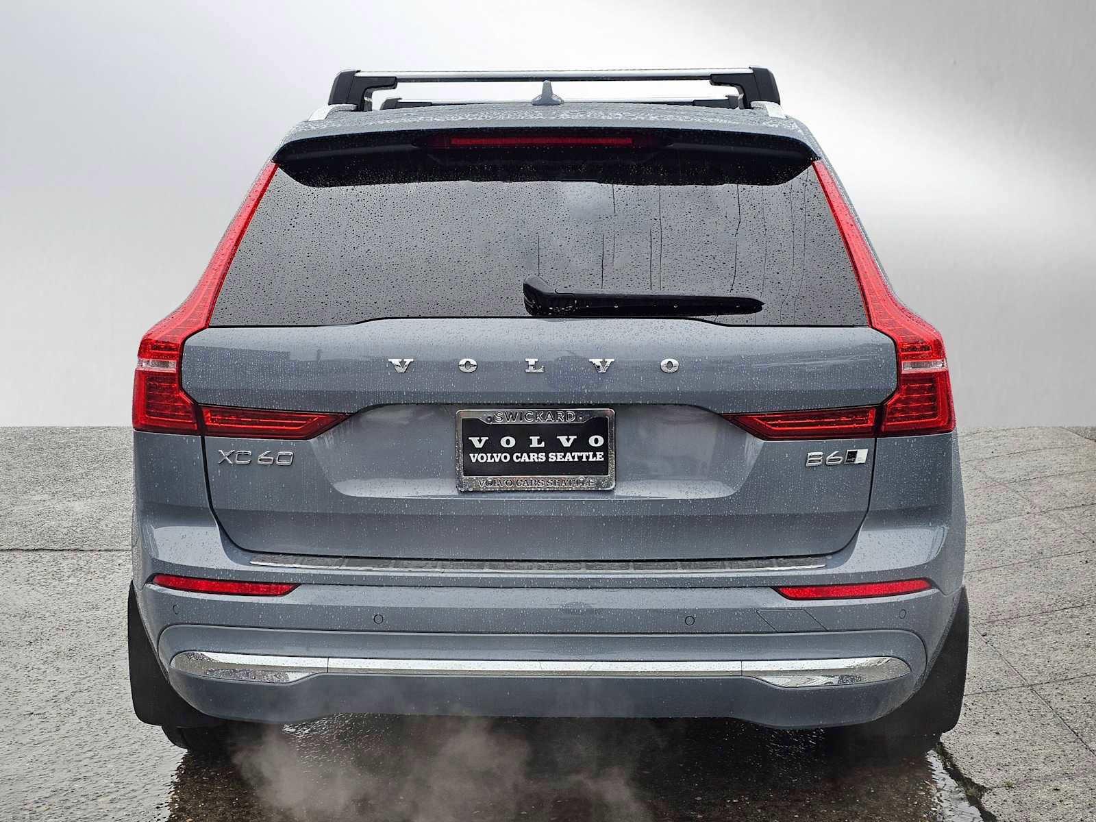 Certified 2023 Volvo XC60 B6 Ultimate w/ Protection Package Premier image 4