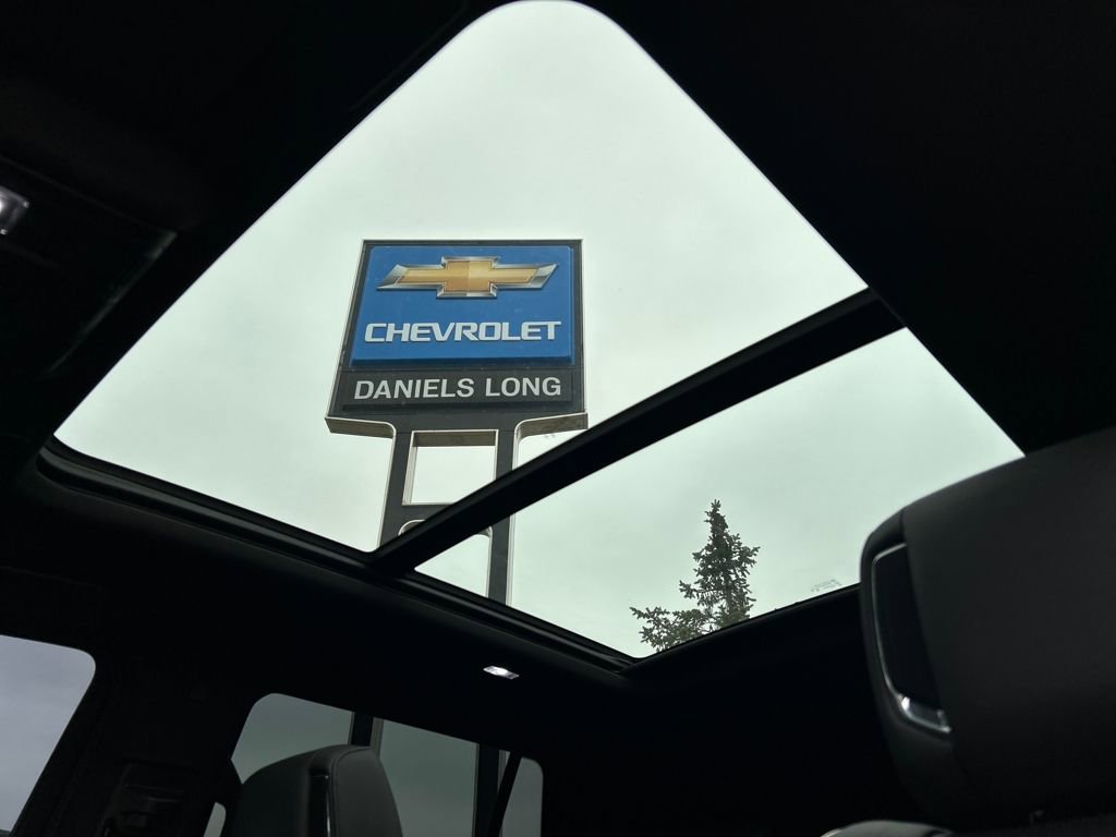 Used 2024 Cadillac Escalade Sport w/ LPO, ONYX Package image 22