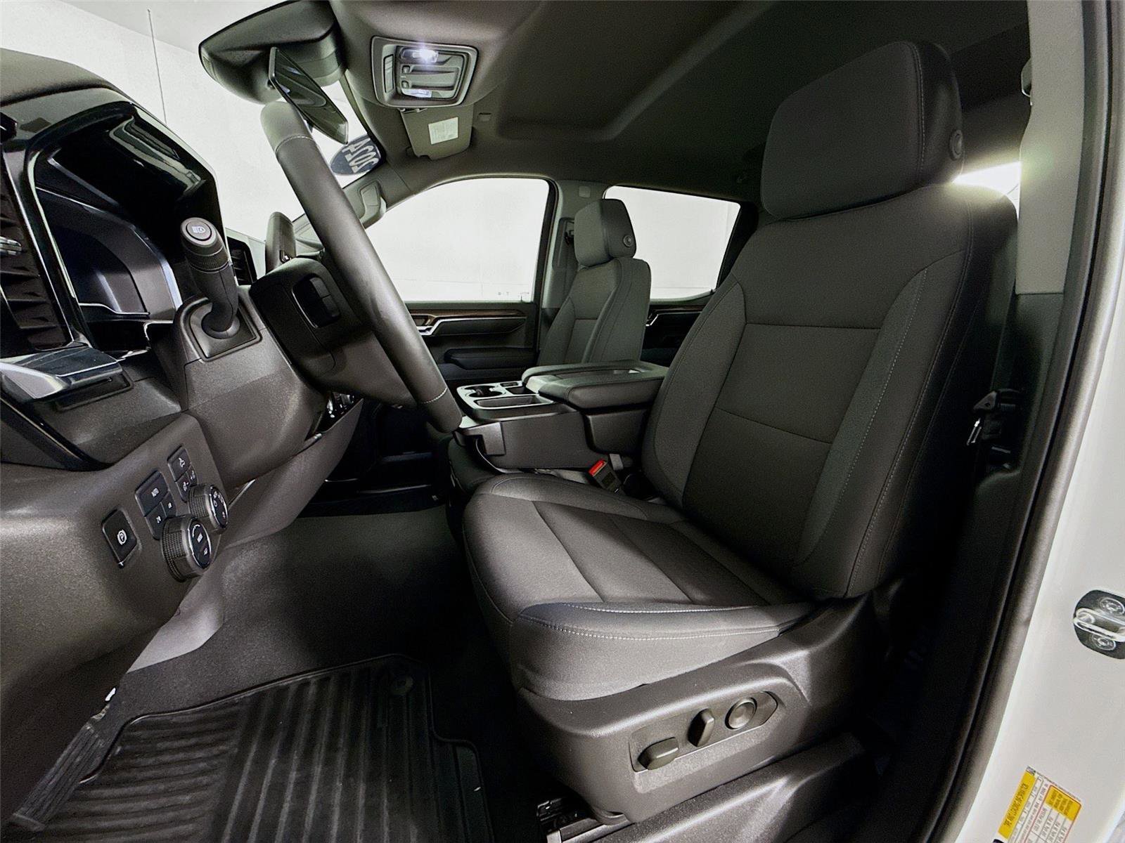 Used 2024 Chevrolet Silverado 1500 LT image 20