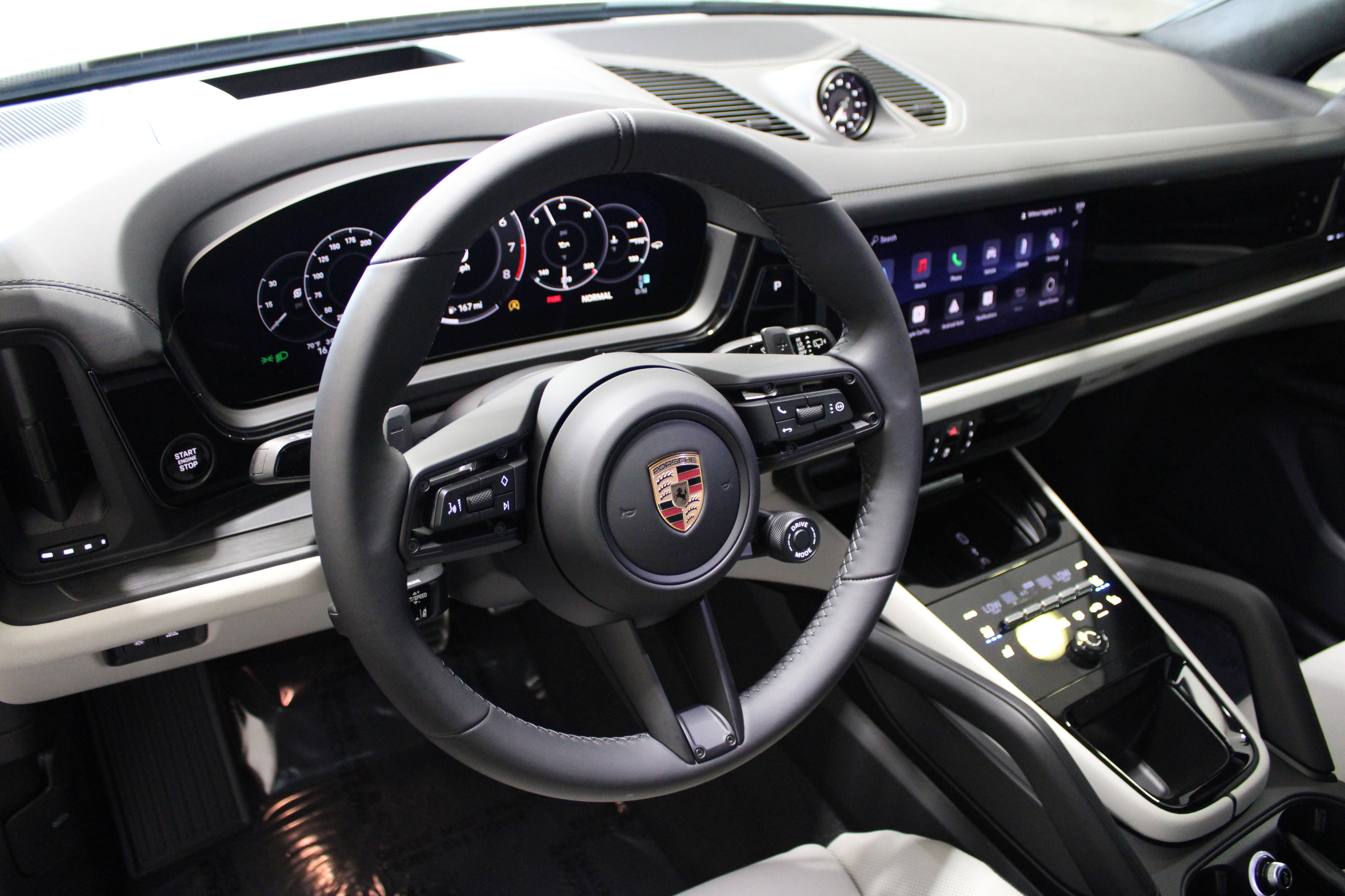 New 2026 Porsche Cayenne GTS image 4