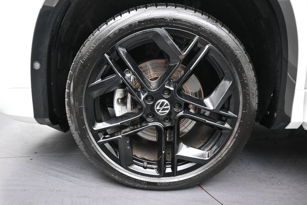 Used 2025 Volkswagen Tiguan SE R-Line AWD/4WD image 28