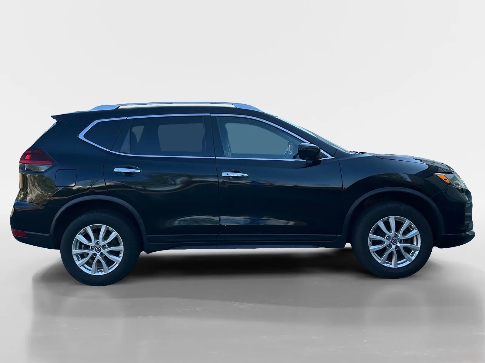 Used 2020 Nissan Rogue SV image 6