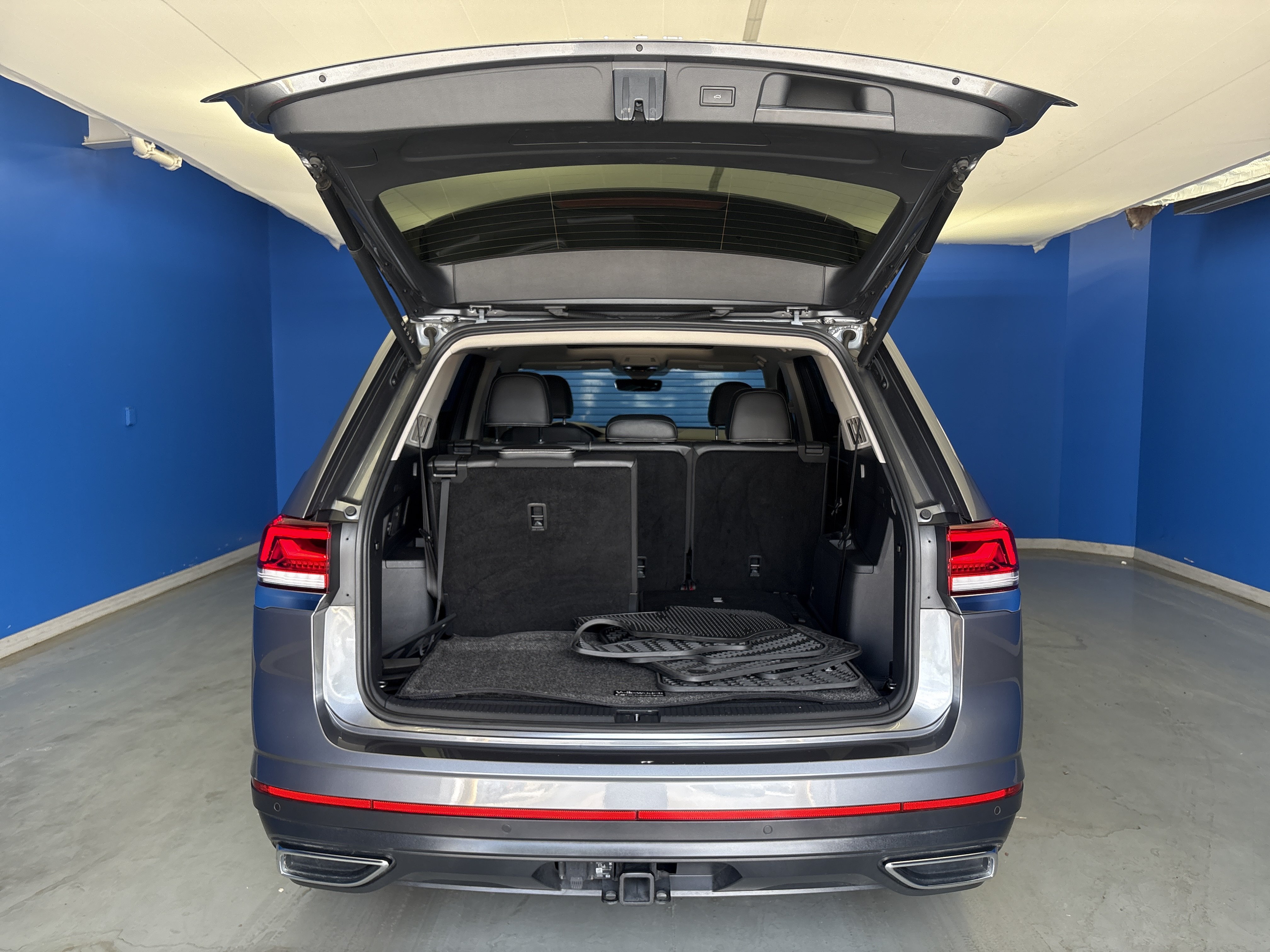Used 2024 Volkswagen Atlas SEL AWD/4WD image 30